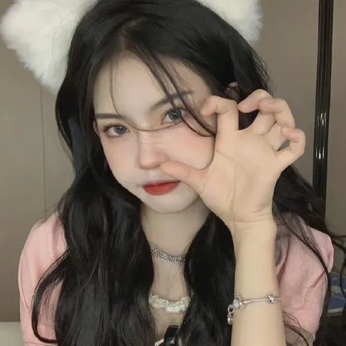 她的伪装